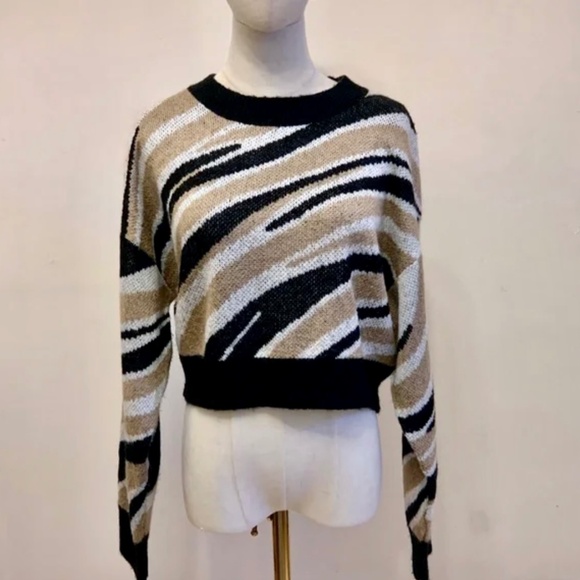NEW LELIS 'All Swirled Up' Crew Neck Sweater - Picture 3 of 9